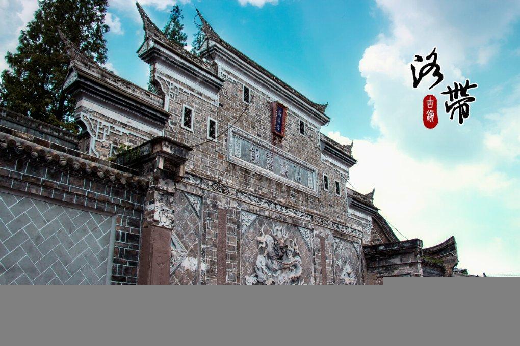 春节将至,年味渐浓,重庆开启火锅年欢节,烫麻辣火锅迎红火年